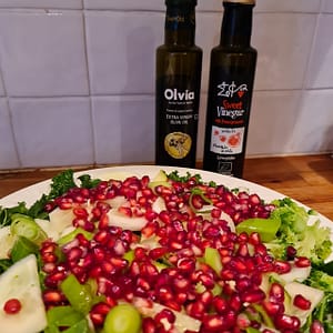 Grönkålssallad med granatäpple